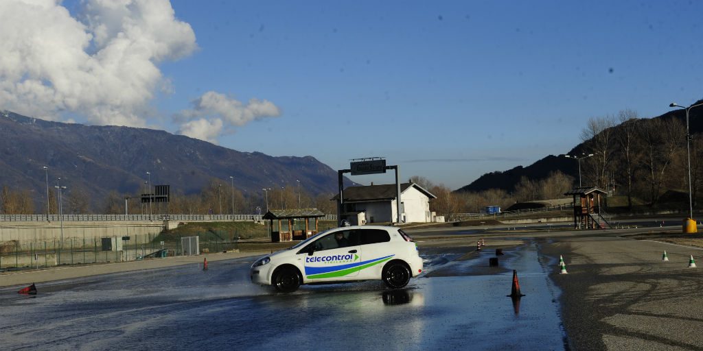 Corso auto guida sicura aziende